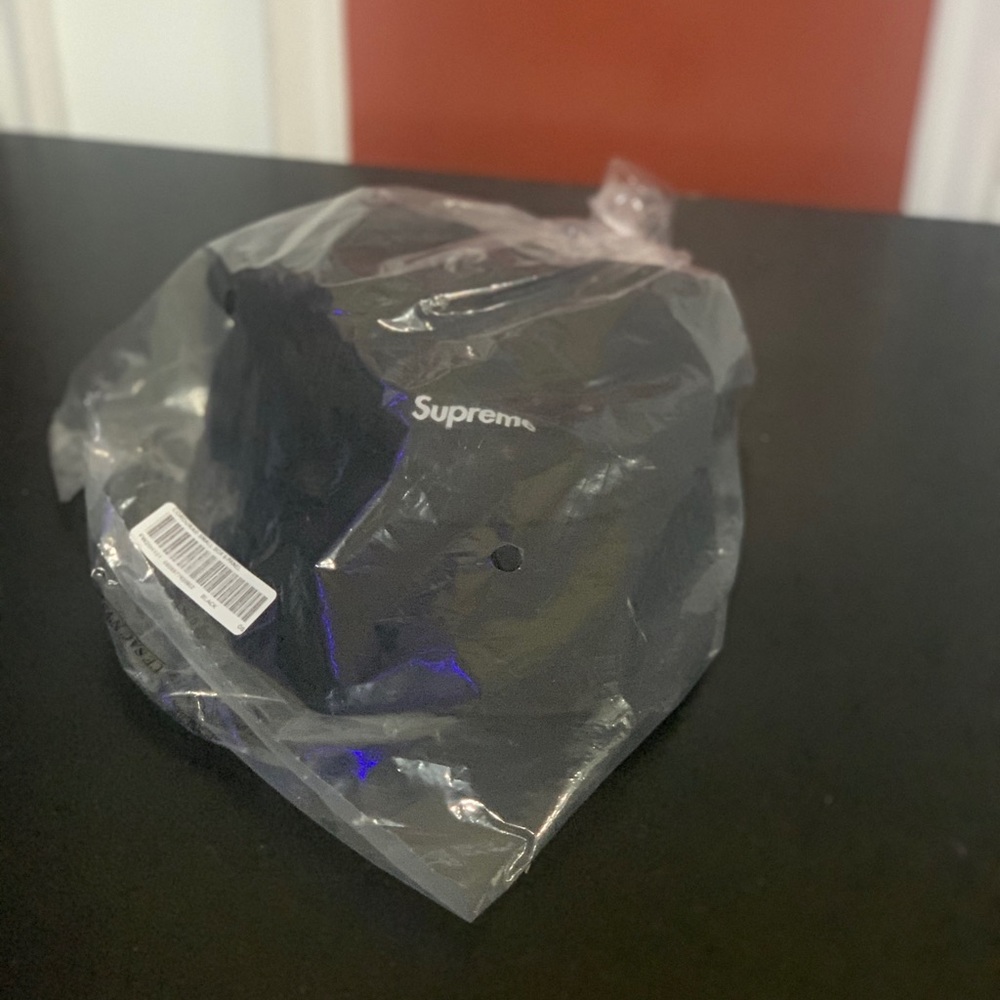 Supreme Codura Small Box 6-Panel Black